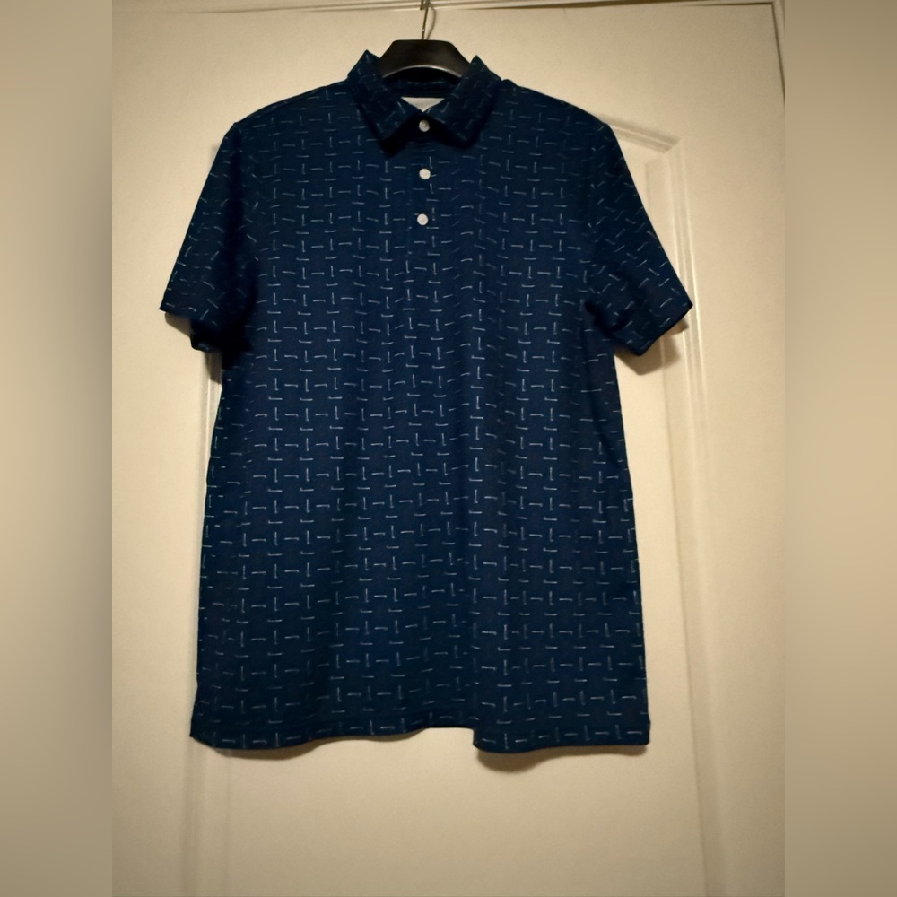 St. John's Bay Men’s size Small Navy Geometric Polo Shirt. Like New. 👕👕